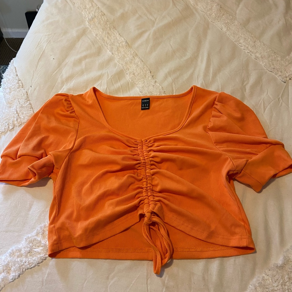 Crop top - Picture 2 of 3